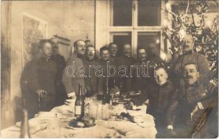 1915 Osztrák-magyar katonák csoportja Karácsonykor / WWI Austro-Hungarian K.u.K. military, group of soldiers on Christmas Eve. photo (EB)