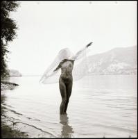 1987 Titokban tartott személyiség, Menesdorfer Lajos (1941-2005) budapesti fotóművész hagyatékából, ...