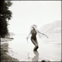 1987 Titokban tartott személyiség, Menesdorfer Lajos (1941-2005) budapesti fotóművész hagyatékából, ...