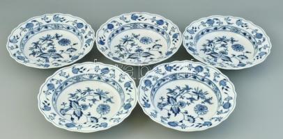 5 db Meisseni porcelán leveses tányér, Máz alatti kék festés, jelzett, hibátlan d: 23 cm