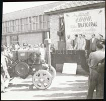 cca 1948 Propaganda felvétel, a háború után újraindult ipari termelésben létrehozott 1.000 G35-ös traktor átadása - a képen szereplő felirat szerint, 1 db NEGATÍV Fekete György (1904-1990) budapesti fényképész hagyatékából, 5x5,4 cm