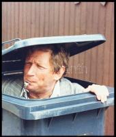 cca 1991 Kern András (1948) színművész a Hamis a baba c. film jeleneteiben, 3 db NEGATÍV Pánczél Gyö...
