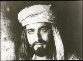 cca 1976 Kabir Bedi (1946) indiai filmszínész a Maláji tigris c. film jeleneteiben, 5 db NEGATÍV Pán...