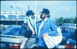 cca 1991 Bujtor István (1942-2009) színművész és filmrendező a Hamis a baba c. film jeleneteiben, 6 ...