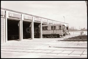 cca 1980-1981 Metróvégállomás Kispesten, 55 db vintage NEGATÍV, 24x36 mm