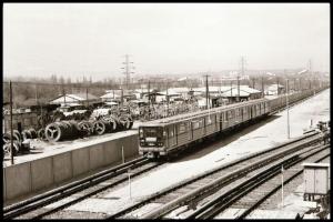 cca 1980-1981 Metróvégállomás Kispesten, 55 db vintage NEGATÍV, 24x36 mm