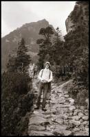 1979 Magas-Tátra, három feliratozott negatívtartó leporellóben összesen 106 db vintage NEGATÍV, 24x3...