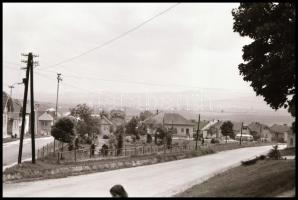 1979 Magas-Tátra, három feliratozott negatívtartó leporellóben összesen 106 db vintage NEGATÍV, 24x3...