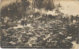 Összeomlott orosz rohamtömeg. Gangel János főhadnagy. Hadifénykép Kiállítás / WWI Austro-Hungarian K.u.K. military, dead Russian soldiers. Hungarian Military Photo Exhibition (EM)