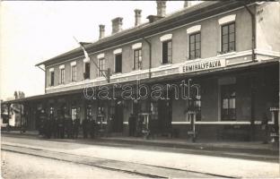 Érmihályfalva, Valea lui Mihai; vasútállomás, vasutasok / railway station, railwaymen. Foto Feldmann photo (EB)