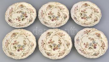 Zsolnay virágmintás süteményes tányér készlet, 6 db, kézzel festett, jelzett, apró kopásnyomokkal, néhányon mázrepedésekkel, d: 17 cm