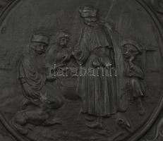 Fali dísztányér pár - Zenélő parasztok és bográcsozó parasztok. 
Öntöttvas, Dernő (szlovákul: Drnav...