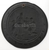 Fali dísztányér pár - Zenélő parasztok és bográcsozó parasztok. 
Öntöttvas, Dernő (szlovákul: Drnav...