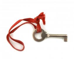 Berndorf alpakka 6 személyes evőeszköz készlet díszdobozban. Jelzett, jó állapotban. Doboz sérült