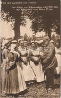 Zu den Kämpfen um Verdun. Der König von Württemberg unterhält sich mit Schwestern vom Roten Kreuz / WWI German military, the King of Württemberg with Red Cross nurses (EK)