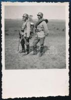 cca 1940 Magyar kir. katonák sisakban, felszereléssel, fotó, 9×6 cm
