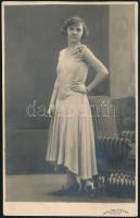 cca 1920-1930 Divatos hölgy, fotólap Szilárd Tódor szombathelyi műterméből, 13,5×8,5 cm