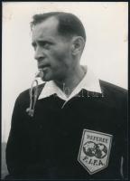 Zsolt István (1921-1991) futball játékvezető 2 db fotója, kis foltokkal, 18x12,5 cm