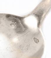 Ezüst (Ag) mokkáskanál 6db
jelzett: 1867-1937 agárfejes fémjellel, (Bécs 1910 körül). Nettó súly: 1...