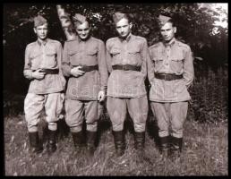 cca 1950-1960 Magyar katonák, kisfilm negatívok
