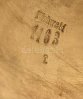 Nagyméretű griffmadárfejes kaspó.
Eichwald, 19. sz. vége, festett, mázas porcelánfajansz, gazdag ro...