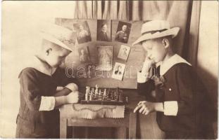 1919 Pécska, Magyarpécska, Pecica; Sakkozó gyerekek / children playing chess. photo (fl)