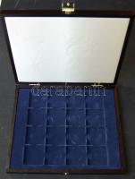 Fa éremtartó kazetta 16 férőhellyel