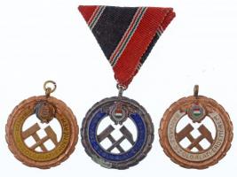 1957. Bányász Szolgálati Érdemérem ezüst és bronz fokozata zománcozott, ezüstözött Br kitüntetés mellszalagon és zománcozott Br kitüntetés (2x) T:2 NMK 671., 672.