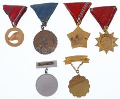 6db klf szocialista kitüntetés, közte 1970. "Felszabadulási Jubileumi Emlékérem" aranyozot...