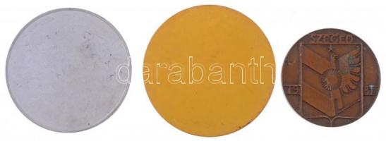 1974. "25 éves a polgári védelem" aranyozott fém emlékérem. Szign.:HG (80mm) + 1978. "...