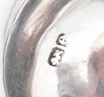 Ezüst (Ag) kis fűszertartó, kék üvegbetéttel, kanállal, jelzett, kis kopásnyomokkal, bruttó: 72,1 g,...