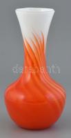 Narancs fehér váza. Kézzel készült, anyagában színezett, jelzett. 23 cm