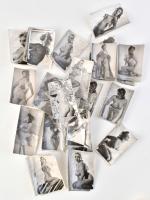 Vegyes erotikus fotó tétel, közte újságból kifotózott képekkel, 9×6 cm