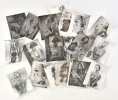 Vegyes erotikus fotó tétel, közte újságból kifotózott képekkel, 12×9 cm