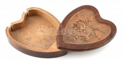 Rózsás faragott fa doboz, sérült, 16×14 cm