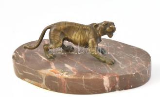Tigris. Bronz szobor (11 cm), márvány talapzaton. 16 cm