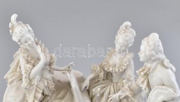 Rokokó jelenet, porcelán, jelzett, sérült, 33x23x26 cm