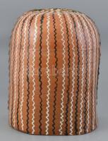 Mónus Sándor (1909-1996): Fazekasműhely, Hódmezővásárhely 1981, festett kerámia, jelzett, hibátlan, ...