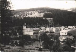 1983 Trencsénmakó, Makov; látkép, templom / general view, church. Foto J. Klobucník (EK)