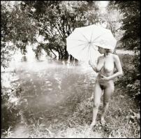 cca 1989 Vízparti történet öt képben elmesélve, Menesdorfer Lajos (1941-2005) budapesti fotóművész h...