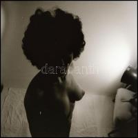 Fotómodellek tettre készen, Menesdorfer Lajos (1941-2005) budapesti fotóművész hagyatékából, 5 db vi...