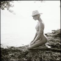 Több fotómodell közreműködésével, eltérő időpontokban és különböző helyszíneken készült akt felvétel...