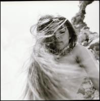 cca 1985 Szél fújta az objektív elé, Menesdorfer Lajos (1941-2005) budapesti fotóművész hagyatékából...