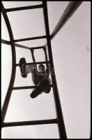 cca 1975 Előjáték az aktfotózáshoz, 9 db vintage NEGATÍV, 36x24 mm