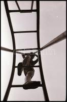 cca 1975 Előjáték az aktfotózáshoz, 9 db vintage NEGATÍV, 36x24 mm