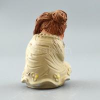 Antalfiné Szente Katalin: Ülő kislány, színes kerámia, hibátlan, jelzett, m: 13cm