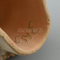 Győrbíró Enikő (1932-1999): Ülő hölgy , festett kerámia, jelzett, hibátlan, m:20cm