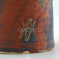 Vertel Andrea (1953- ): Házaspár, mázas kerámia, jelzett, hibátlan, m: 24 cm