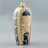 Hódezővásárhelyi butykos, színesen festett kerámia, apró csorbák, jelzett: Oláh I., m: 23 cm

Feli...