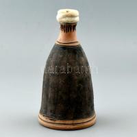Vertel Andrea (1953- ): Pásztor, mázas kerámia, jelzett, hibátlan, m: 19 cm